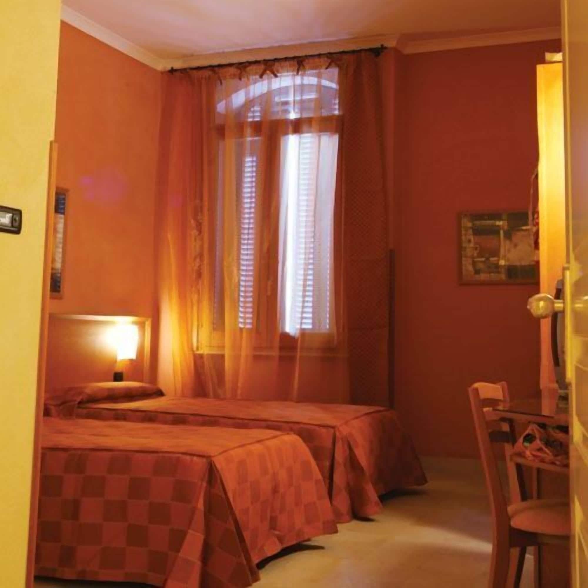 Hotel Eden Napels Buitenkant foto